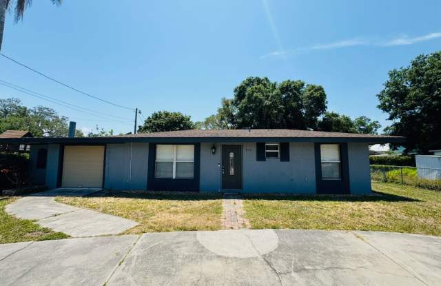 Spacious 2-Bed/2-Bath + Bonus Room Home for Rent in Bradenton, FL!