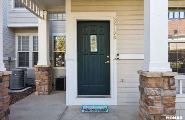Charming 2BR Townhome in Denver