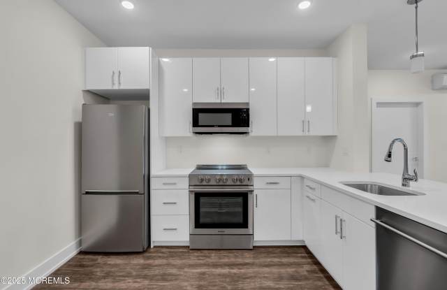 521 Lake Avenue unit: 415