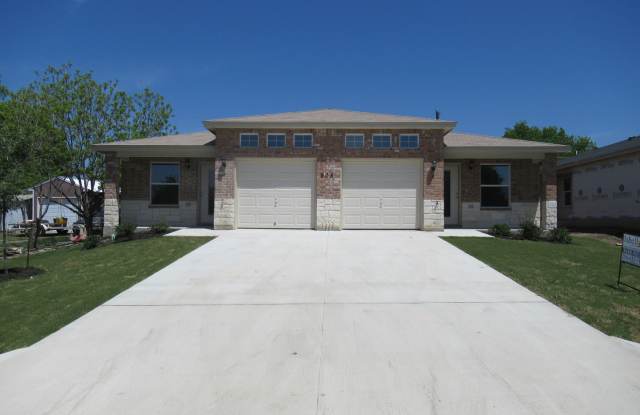 905 Rosewood #A