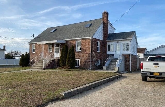 1202 4th Street - 1202 4th Street, West Babylon, NY 11704