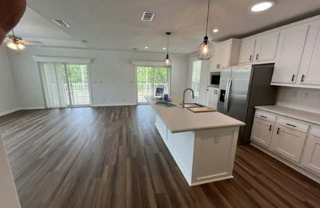 7978 Yukon Trail (site 0196)