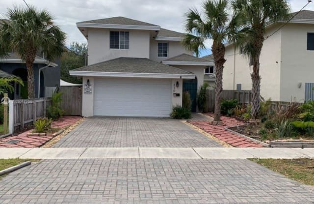 310 NE 36 St - 310 NE 36 St, Oakland Park, FL 33334