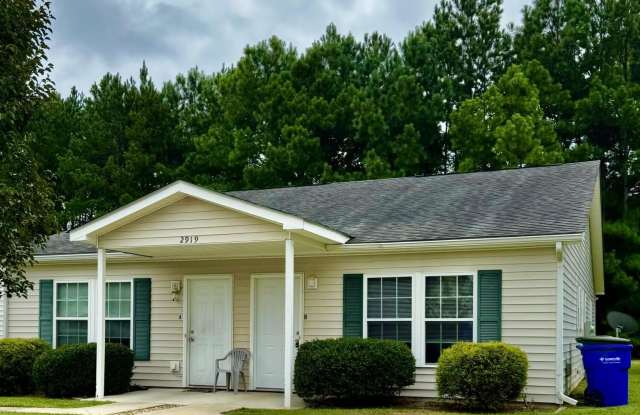 Photo of 2919 Lee Court unit: B