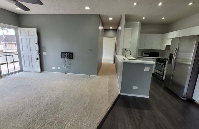 Centrally Located 2bd, 2bath, 2 pkg 1176sqft unit $2900