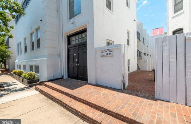 207 S PATRICK Street