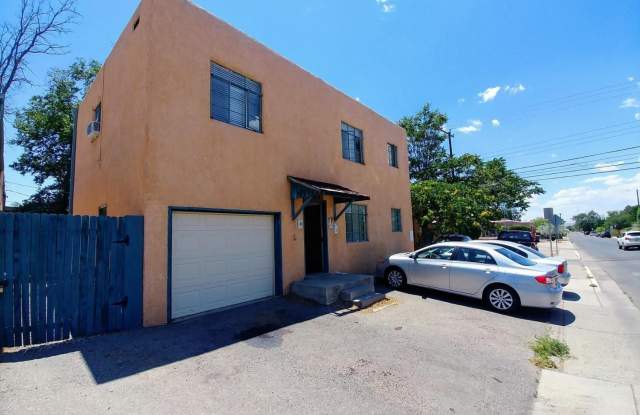 2816 Silver Avenue SE