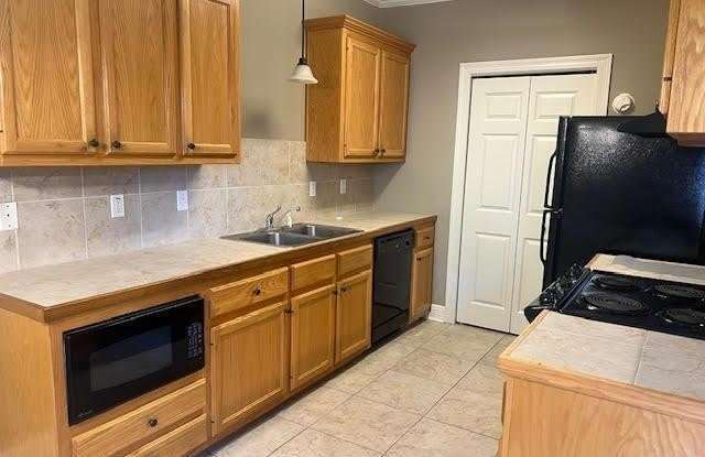 828 Meadow Bend Dr