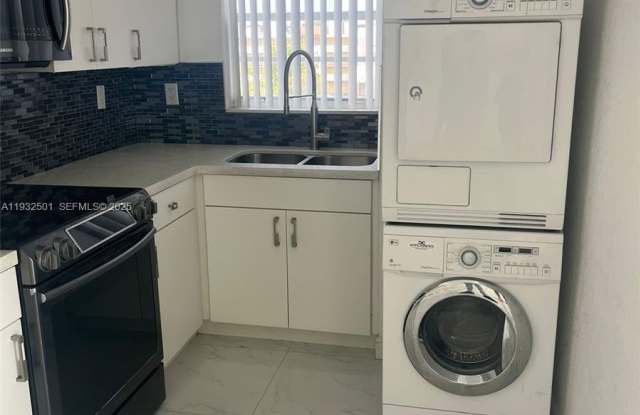 8870 Fontainebleau Blvd