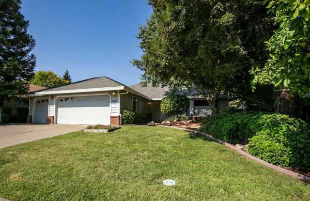 Gorgeous home with a 3 Car Garage!