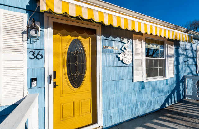 Photo of 36 Center Beach Ave