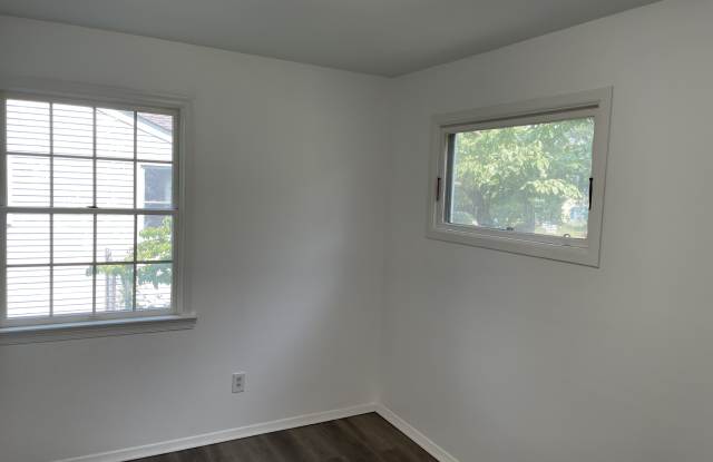 707 Grandin Avenue