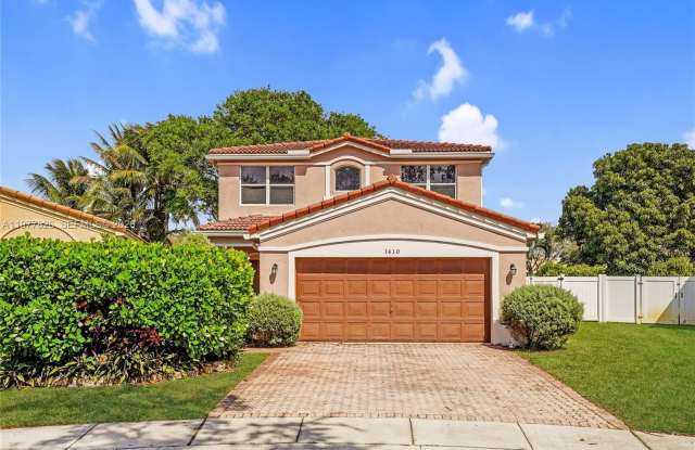 1410 SW 106th Ter