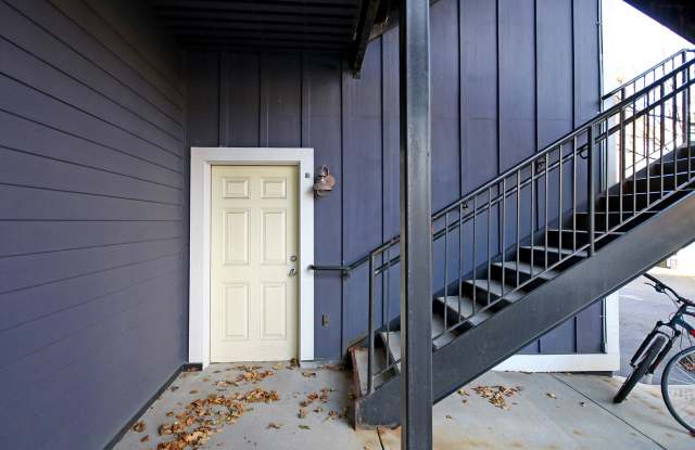 Light-Filled 5th St Flats/Downtown Condo