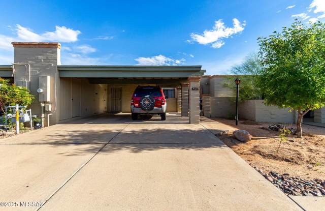 Photo of 4254 E La Cienega Drive