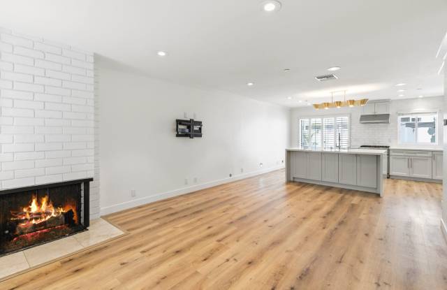 Steps from 17th Street - Beautifully Updated 2 Bed, 2.5 Bath Home in Newport Beach