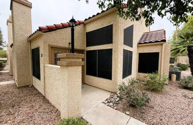 1 bed Plus DEN/OFFICE w/closet (may be used for 2nd bedroom) 1 bath!