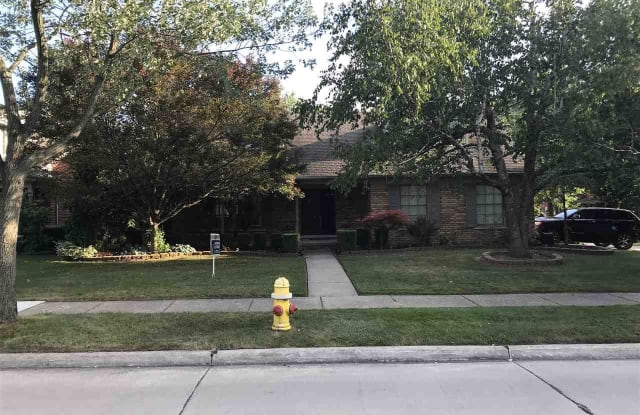 1465 Blairmoor Ct. - 1465 Blairmoor Ct, Grosse Pointe Woods, MI 48236