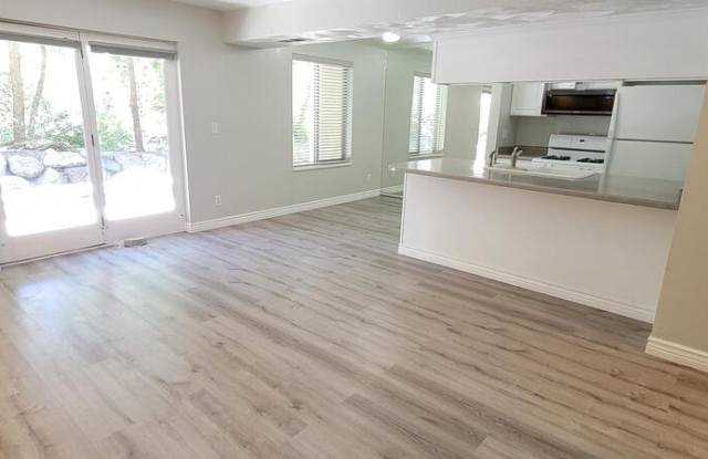 436 East Creekside Circle