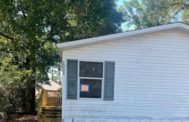 1002 Everglade Drive