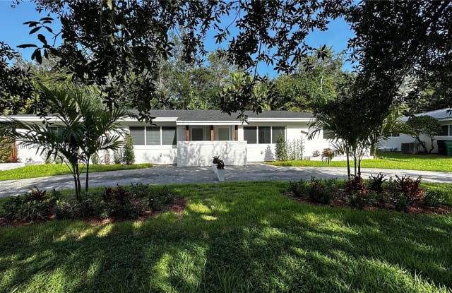 11727 SW 81 Rd - 11727 Southwest 81st Road, Pinecrest, FL 33156