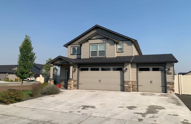 13458 N Leavenworth Loop - 13458 North Leavenworth Loop, Kootenai County, ID 83858