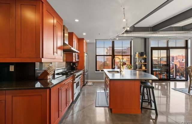 211 West Jefferson Street