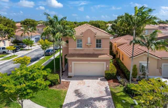 Photo of 1095 NE 39th Ave