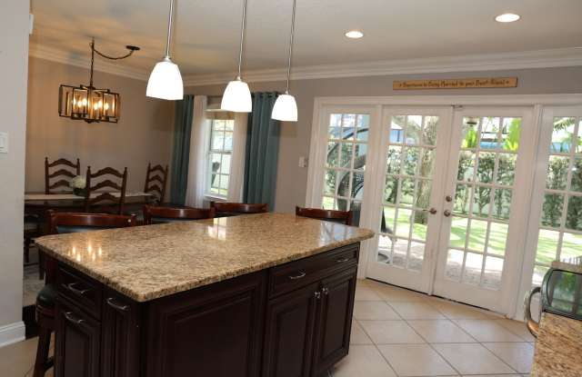 4118 West Palmira Avenue