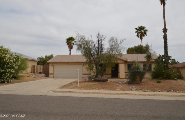 6883 N De Chelly Loop - 6883 North De Chelly Loop, Casas Adobes, AZ 85741