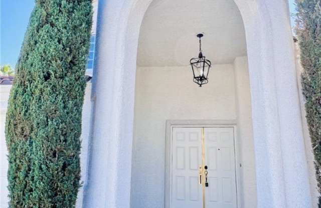 9921 Garamound Avenue