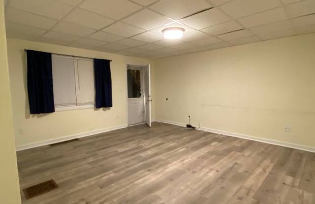 Spacious 2BR House with off street parking!