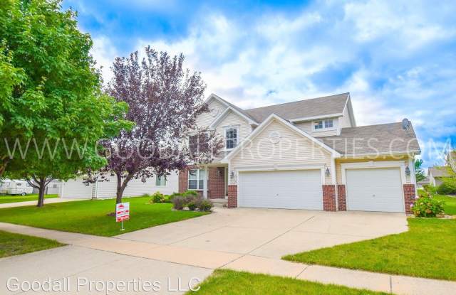 1070 SE Waco Place - 1070 Southeast Waco Place, Waukee, IA 50263