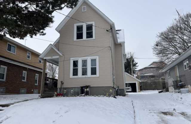 Photo of 722 South 22nd Street - Upper