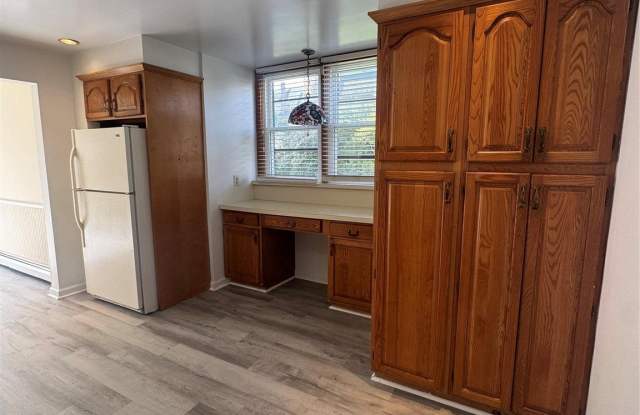 138 Mayflower Avenue unit: 1