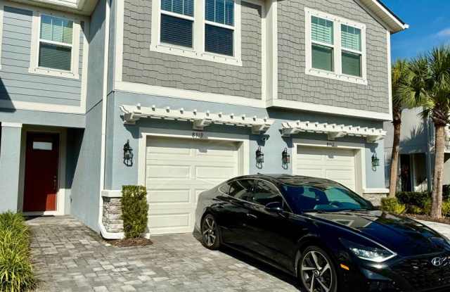 8319 Wildflower Glen Ave