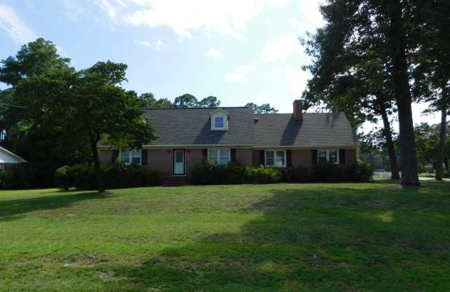 509 W Wilson Creek Drive located in the heart of Trent Woods