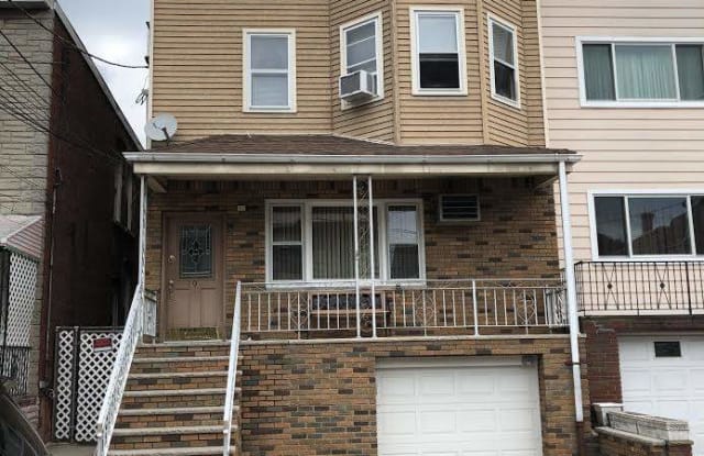 19 ANDREW ST - 19 Andrew Street, Bayonne, NJ 07002