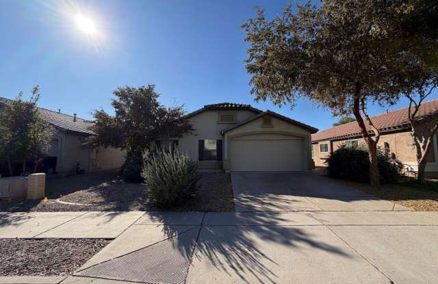 Beautiful 4 Bedroom Home for Rent in Goodyear!