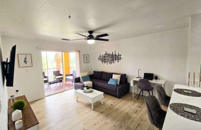 Photo of 5447 Vineland Road