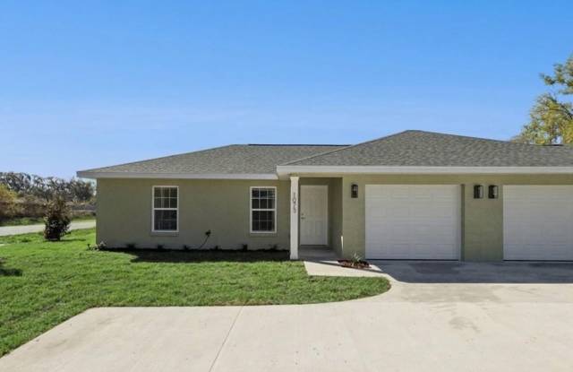 Brand New Construction in Tavares!