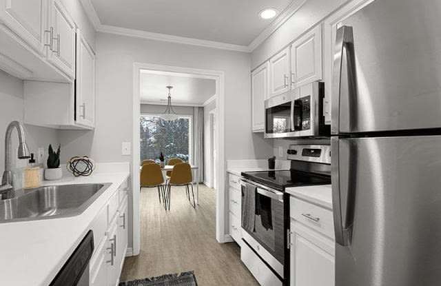 1101 West Greenough Drive Unit D21