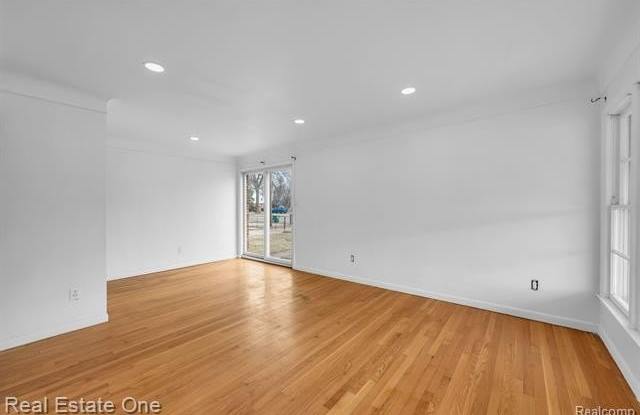 27418 Maplewood Street