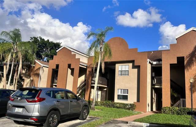 315 SW 113th Way - 315 Southwest 113th Way, Pembroke Pines, FL 33025