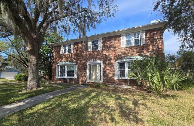 300 CYPRESS CREEK CIRCLE