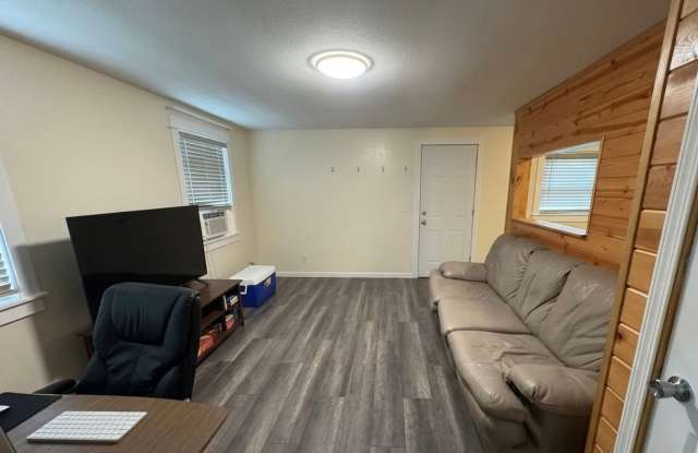 Modern 1 Bedroom Unit in Central Manhattan!