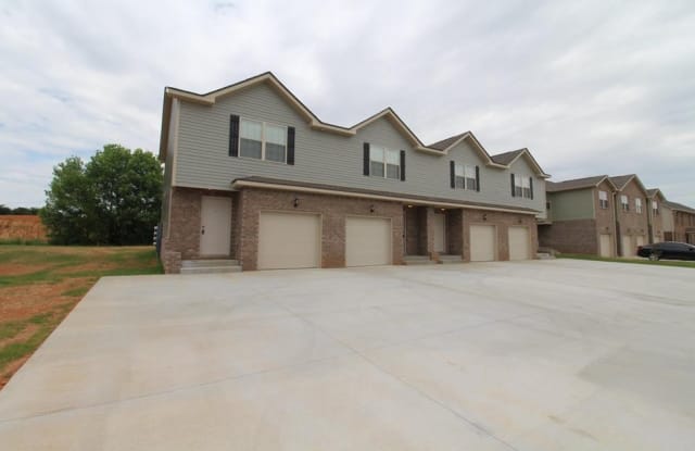 1724 Manning Dr. Unit 2 - 1724 Manning Dr, Clarksville, TN 37042