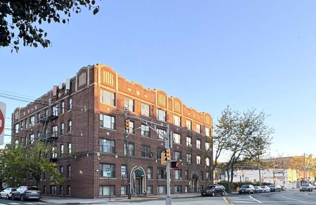 Photo of 1870 KENNEDY BLVD