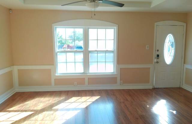 937 Lum - 2/Bed 1/Bath - $1325/month