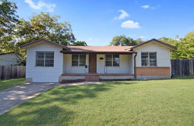 Photo of 311 Crockett Dr